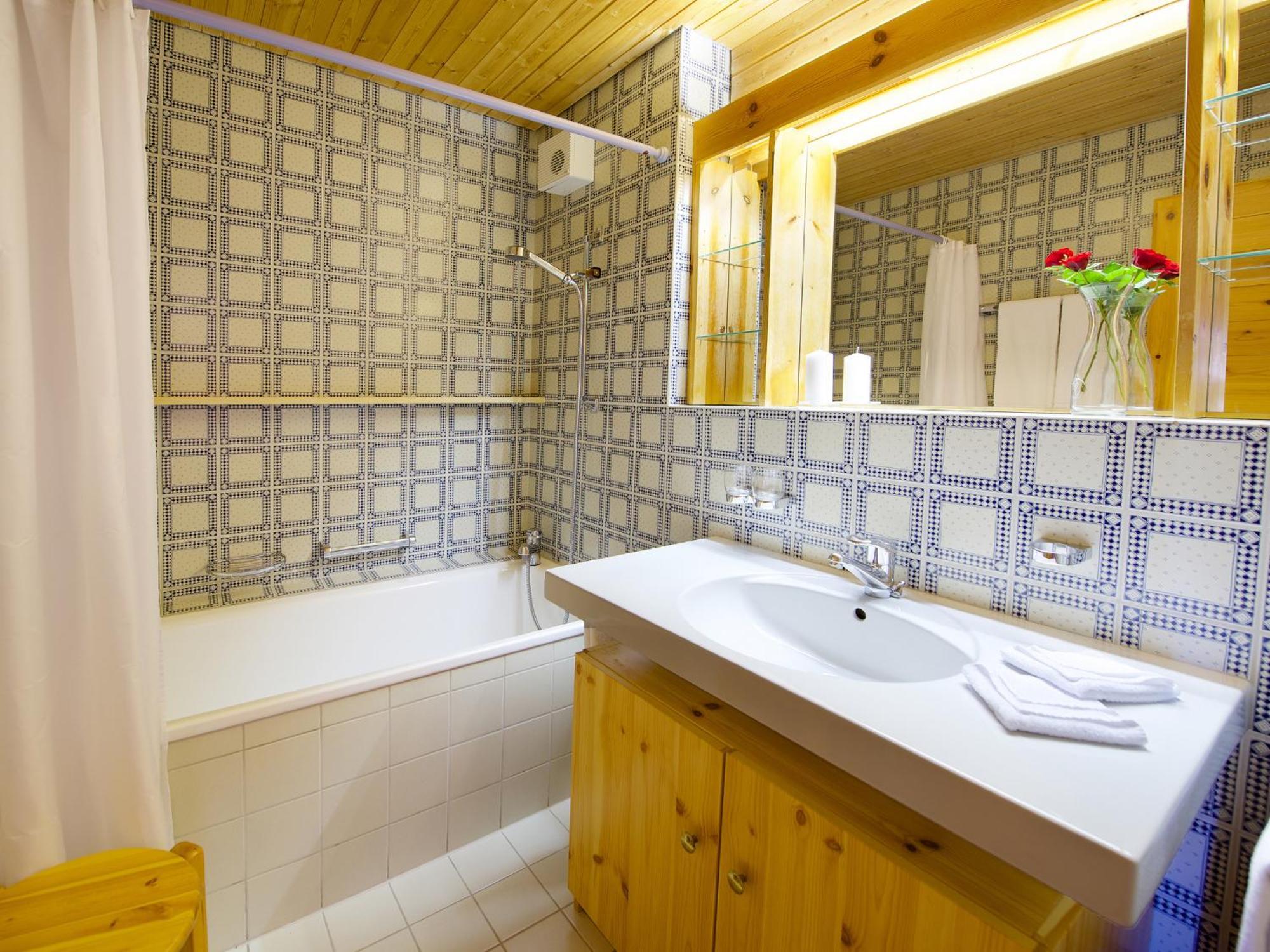 Schweizerhof Ferienwohnungen Lenzerheide 5 Extérieur photo